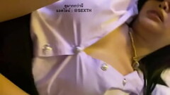 หนัง xxx ไทย พานิสิตสาวหุ่นดีมาเย็ดที่ม่านรูด