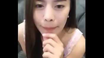 หนังโป๊ไทย ไลฟ์กลุ่มลับสาวหน้าสวยฟันเหล็ก ถอดหมดโชว์หีอย่างสวยเลย