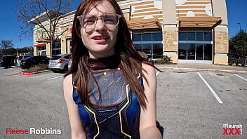 xxxฝรั่ง Reese Robbins  สาวแว่นน่ารักๆเอวSตัวบางแต่รีลาน้อนเด็ดมากกกก