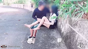 หนังโป๊ไทย นั่งจีบกับแฟนจนชวนเย็ดกันในที่สวนสาธารณะโชว์สะเลย