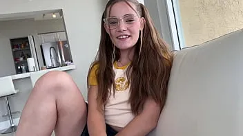 หนังxฝรั่ง สาวแว่นดูเนิร์ดเนิร์ดแต่ถึงเวลาเซ็ก เธอกับร้อนแรงและเด็ดมาก